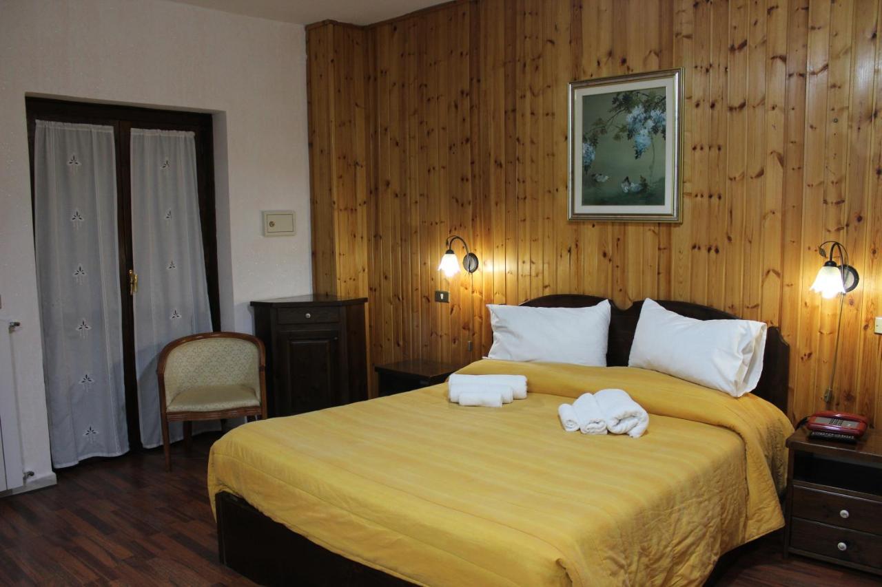 Hotel Lo Scoiattolo Cotronei Dış mekan fotoğraf